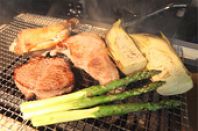 炭火で焼くから香ばしい