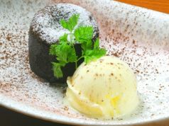 料理メニュー写真 熱々とろ~り フォンダンショコラ
