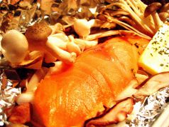 料理メニュー写真 とろサーモンのホイル包み焼き