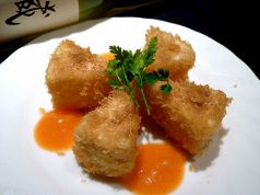 料理メニュー写真 カマンベールチーズのフライ