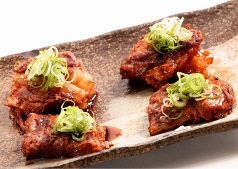料理メニュー写真 豚ナンコツ焼き/きも焼き