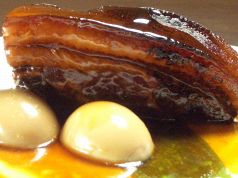 料理メニュー写真 名!炙りトロトロ角煮
