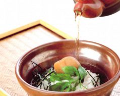 料理メニュー写真 具だくさんおにぎり(1個)/お茶漬け