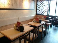 麺屋 空海 ルミネ横浜店の雰囲気1