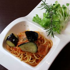 料理メニュー写真 揚げ茄子のトマトパスタ