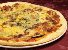 料理メニュー写真&nbsp;きのことベーコンのカルボナーラ風