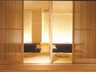 落ち着いた上質な店内