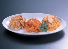料理メニュー写真 自慢の三種盛