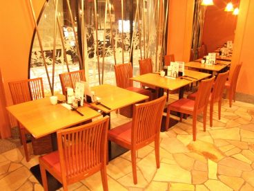 鼎泰豐 ディンタイフォン カレッタ汐留店の雰囲気1