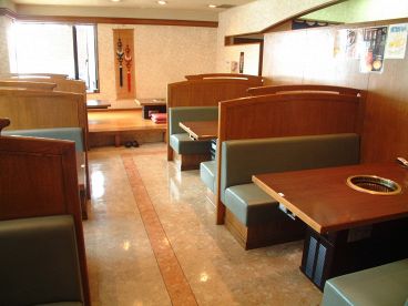焼肉ダルマ 浜店の雰囲気1