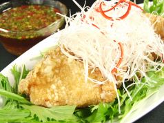 料理メニュー写真&nbsp;魚の唐揚げ薬味ソースかけ