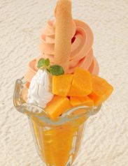 料理メニュー写真 北海道メロンパフェ