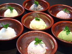 料理メニュー写真 アイスクリーム●バニラ●抹茶●さくら●胡麻●むらさき芋