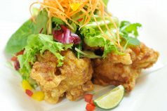 料理メニュー写真&nbsp;若鶏もも肉の柚子胡椒FUWAFUWA唐揚げ