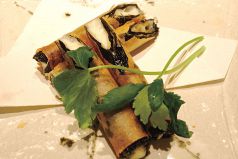 料理メニュー写真 チーズスティック海苔包み揚げ(2本)