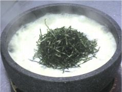 料理メニュー写真 キノコと韓国海苔の和風石焼リゾット