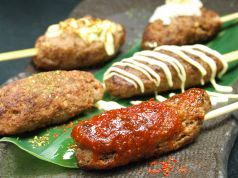 料理メニュー写真 自家製手ごね和牛つくね串(1人前2本より)