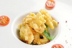 料理メニュー写真&nbsp;クントートグロープ（海老のカリカリ揚げ）