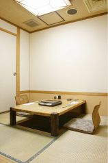 掘りごたつの個室は足元ゆったり。２名様～