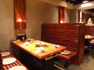 チャコール 炭火焼肉の雰囲気1