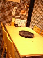 全テーブルに無煙ローター