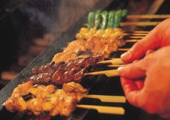 料理メニュー写真 ねぎ間串/皮串/砂肝串/豚カルビ串/手羽先串/ねぎ串/ししとう串