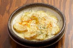 料理メニュー写真&nbsp;じゃがバター クリーミーチーズ焼き