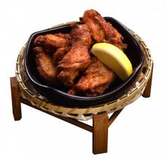料理メニュー写真 世界最強の骨付き唐揚げ