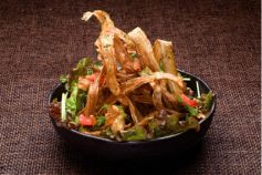 料理メニュー写真 カリカリごぼうサラダ