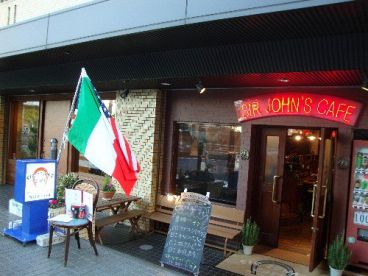 サージョンズカフェ イタリアーノヨコハマの雰囲気1