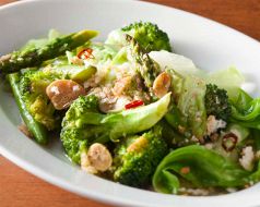 料理メニュー写真 ■グリーン野菜のガーリックアンチョビソテー