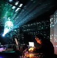 プロのDJが盛り上げてくれます。