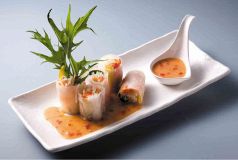 料理メニュー写真 エビ生春巻き