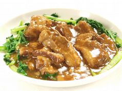 料理メニュー写真 牛バラの煮込み