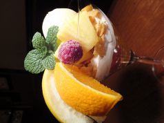 料理メニュー写真 フルーツパフェ