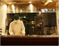 キッチンが見える楽しい店
