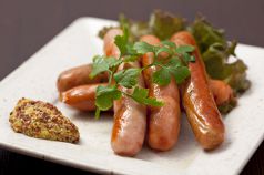 料理メニュー写真&nbsp;おつまみソーセージ盛り合わせ