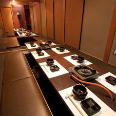 ２部屋続きで１８名様までご案内可能です☆