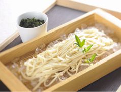 料理メニュー写真 生姜うどん 香味ツユにつけて