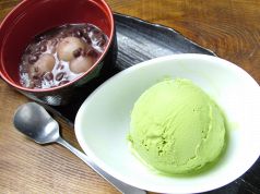 料理メニュー写真 白玉ぜんざいと抹茶アイス