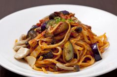 料理メニュー写真&nbsp;茄子ときのこのトマトソースパスタ
