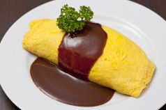 料理メニュー写真&nbsp;オムライス（デミグラスソース・特製トマトケチャップ・きのこチーズクリームソース）