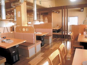 肉十八 六地蔵店の雰囲気1