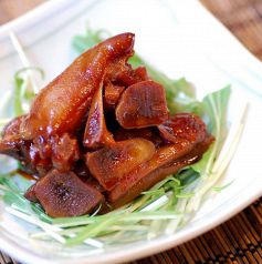 料理メニュー写真&nbsp;プルプル豚足醤油煮込み