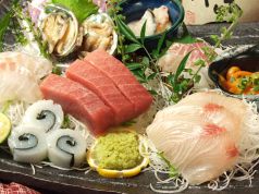 料理メニュー写真 【各地の漁港直送】6点盛り
