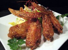 料理メニュー写真&nbsp;鶏の手羽先揚げ（甘辛のタレに漬け込んで揚げました）