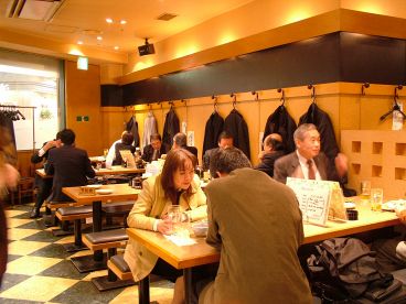 浪花ろばた 八角 横浜ポルタ店の雰囲気1
