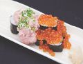 料理メニュー写真&nbsp;豪快こぼれ２色鮨