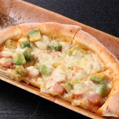 料理メニュー写真&nbsp;アボガドソーセージピザ