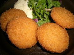 料理メニュー写真&nbsp;ポテトフライ/鶏軟骨の唐揚げ/自家製ザンギ//クリミィーかにコロッケ